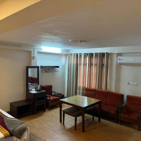 Hotel Silver Jubilee Kathmandu Exteriör bild